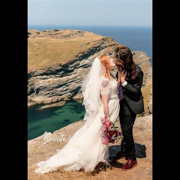 Lace Wedding Veils for Brides 2-Tier Appliqued Short Waist Length Bride Veil - Picture 6 of 7